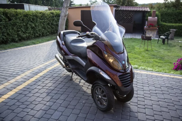 Read more about the article Piaggio MP3 125 – dane techniczne
